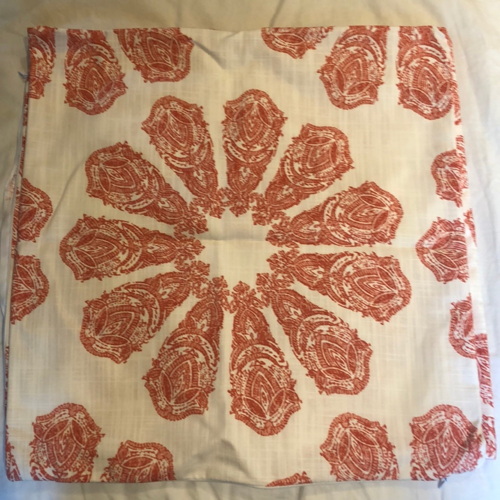 18x18 coral paisley outdoor/indoor pillow cases!